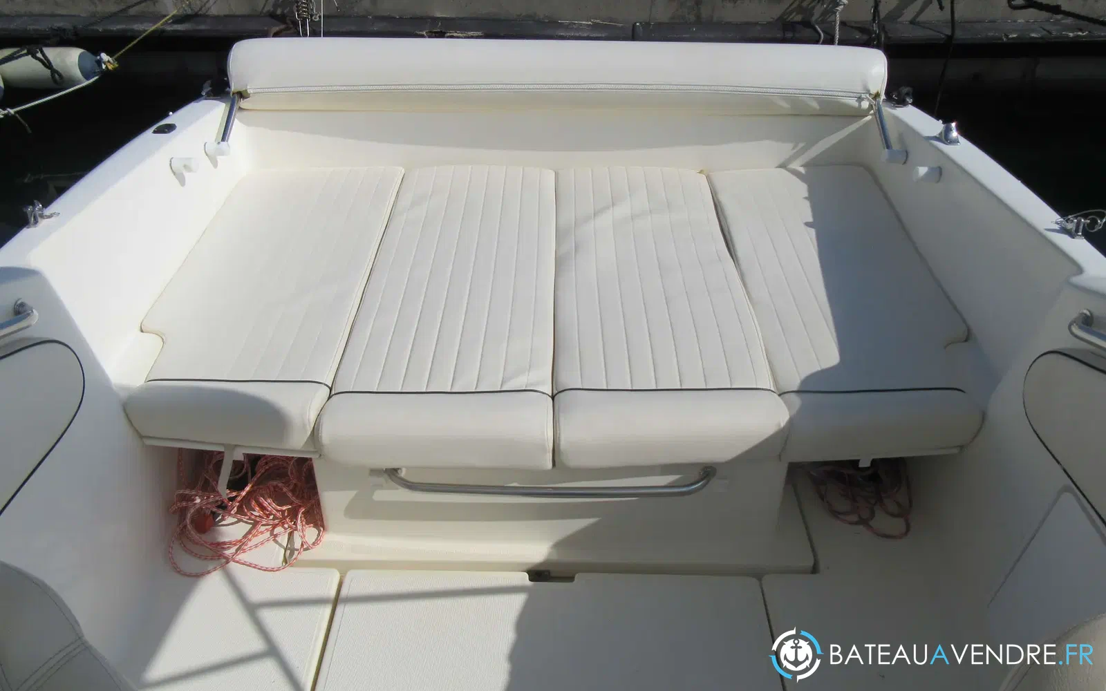 slider 6 Jeanneau Leader 705