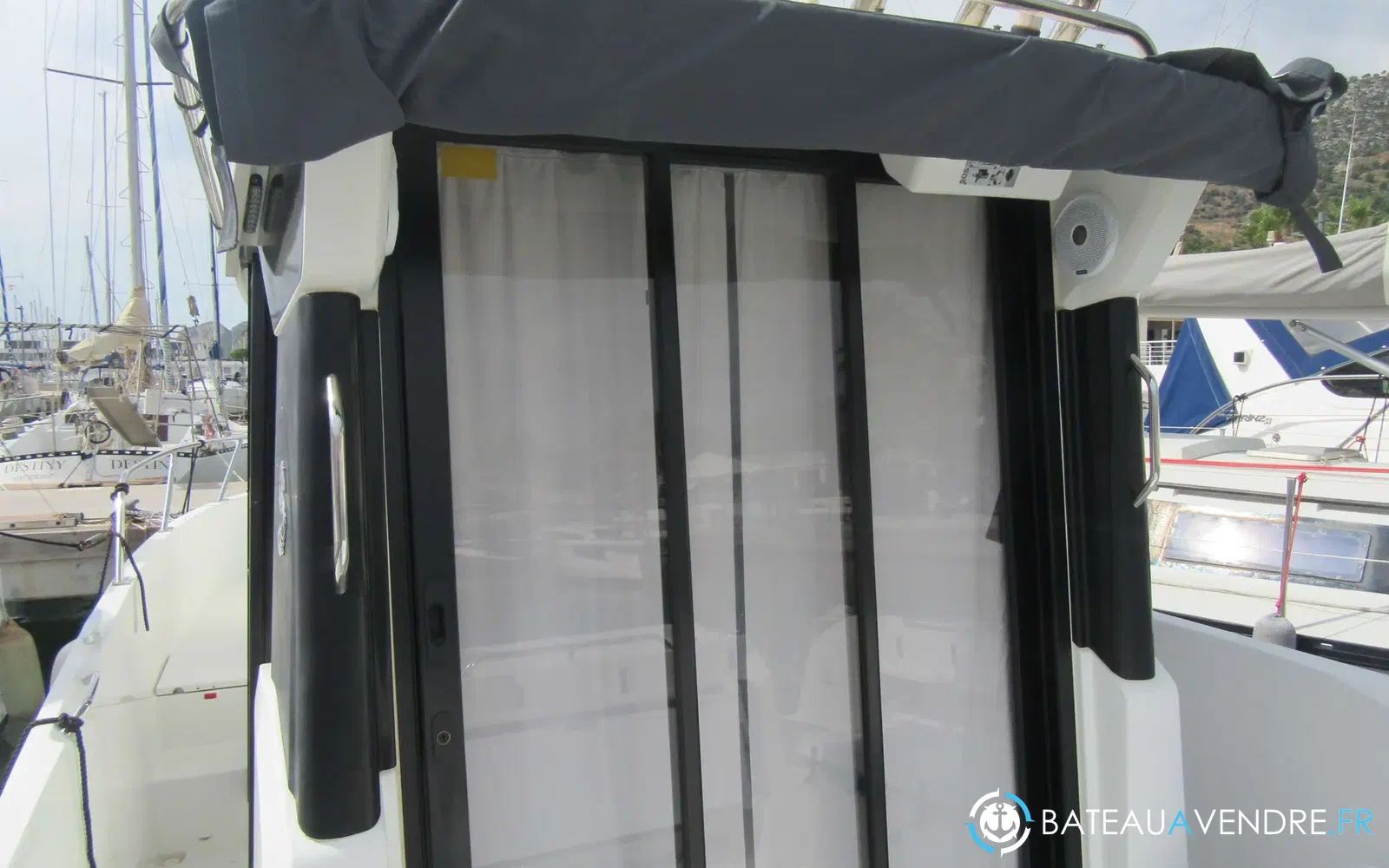 slider 23 Beneteau Barracuda 9