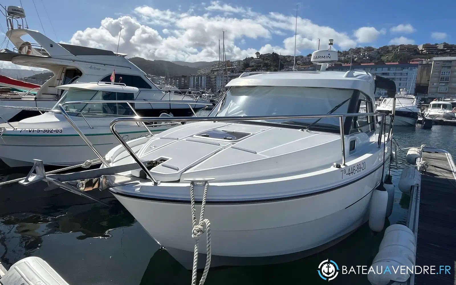 slider 10 Beneteau Antares 8 OB