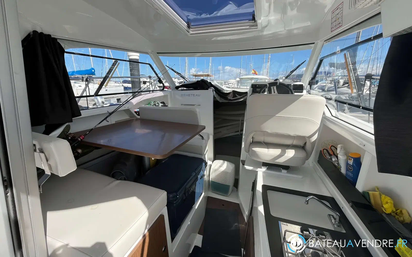 slider 4 Beneteau Antares 8 OB