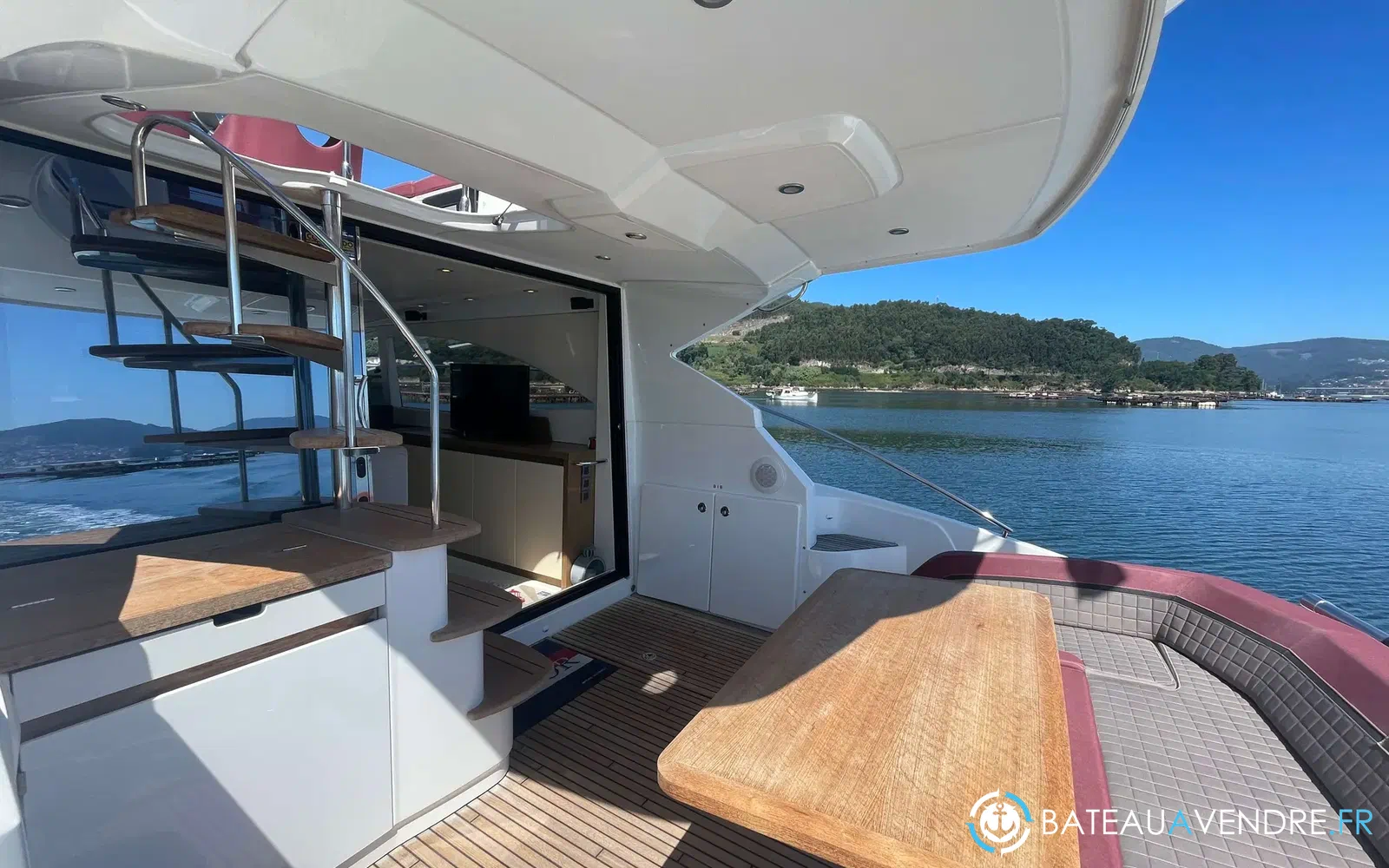 slider 2 Beneteau Gran Turismo 49 Fly