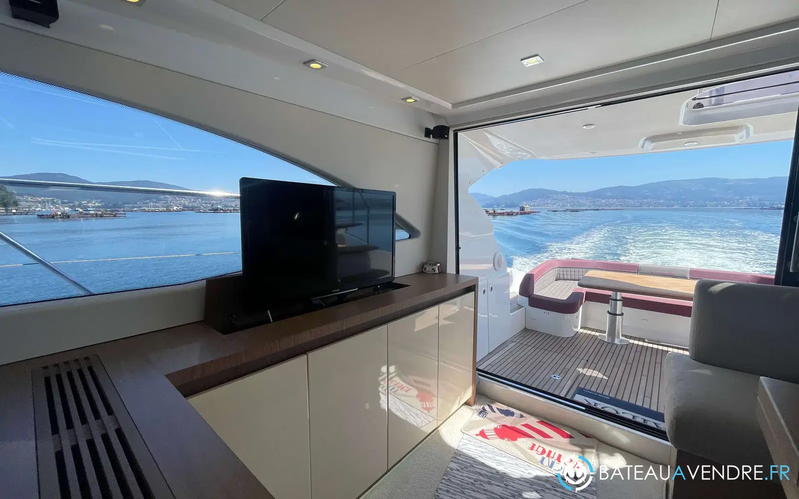 slider 6 Beneteau Gran Turismo 49 Fly