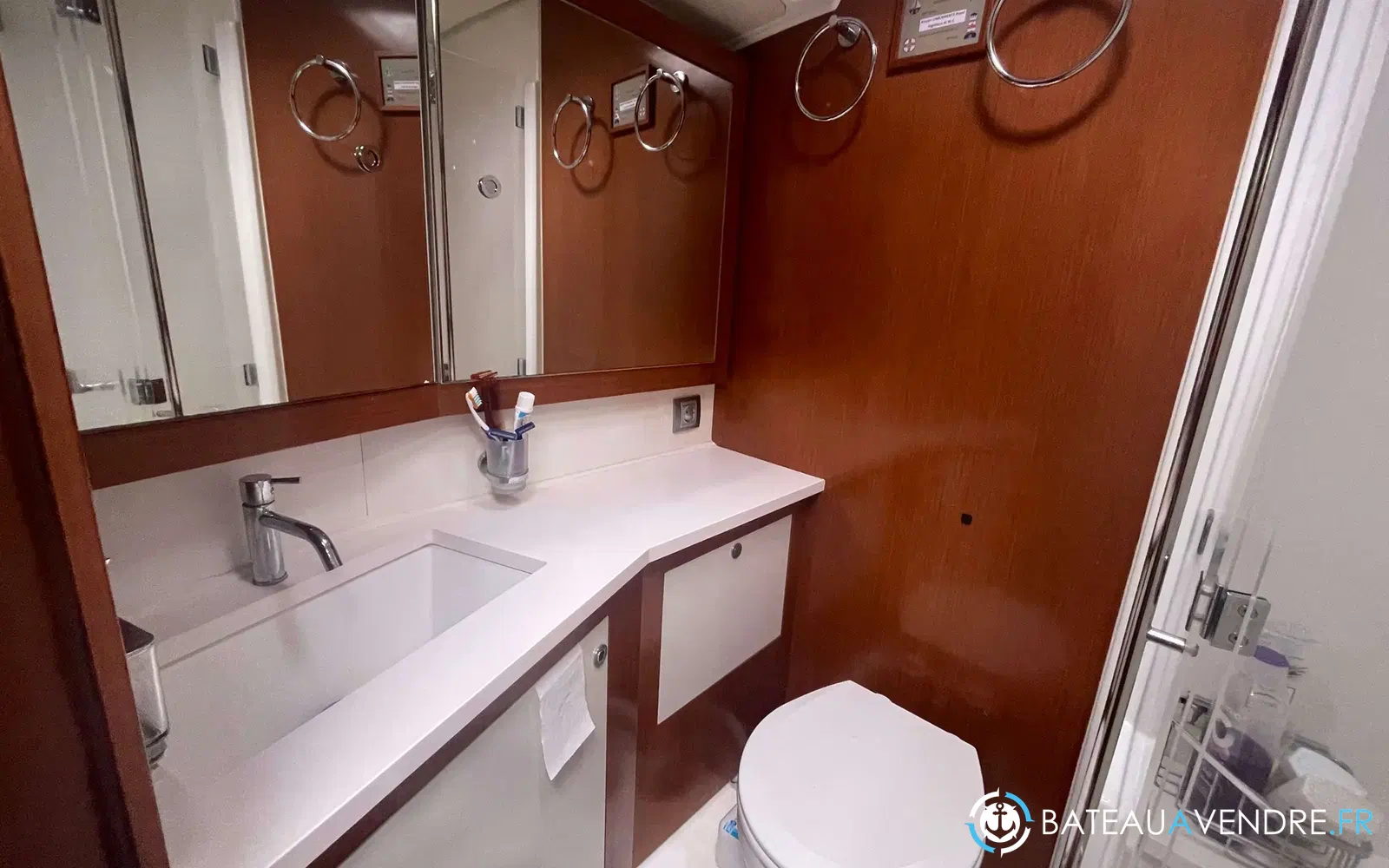 slider 23 Beneteau Oceanis 58