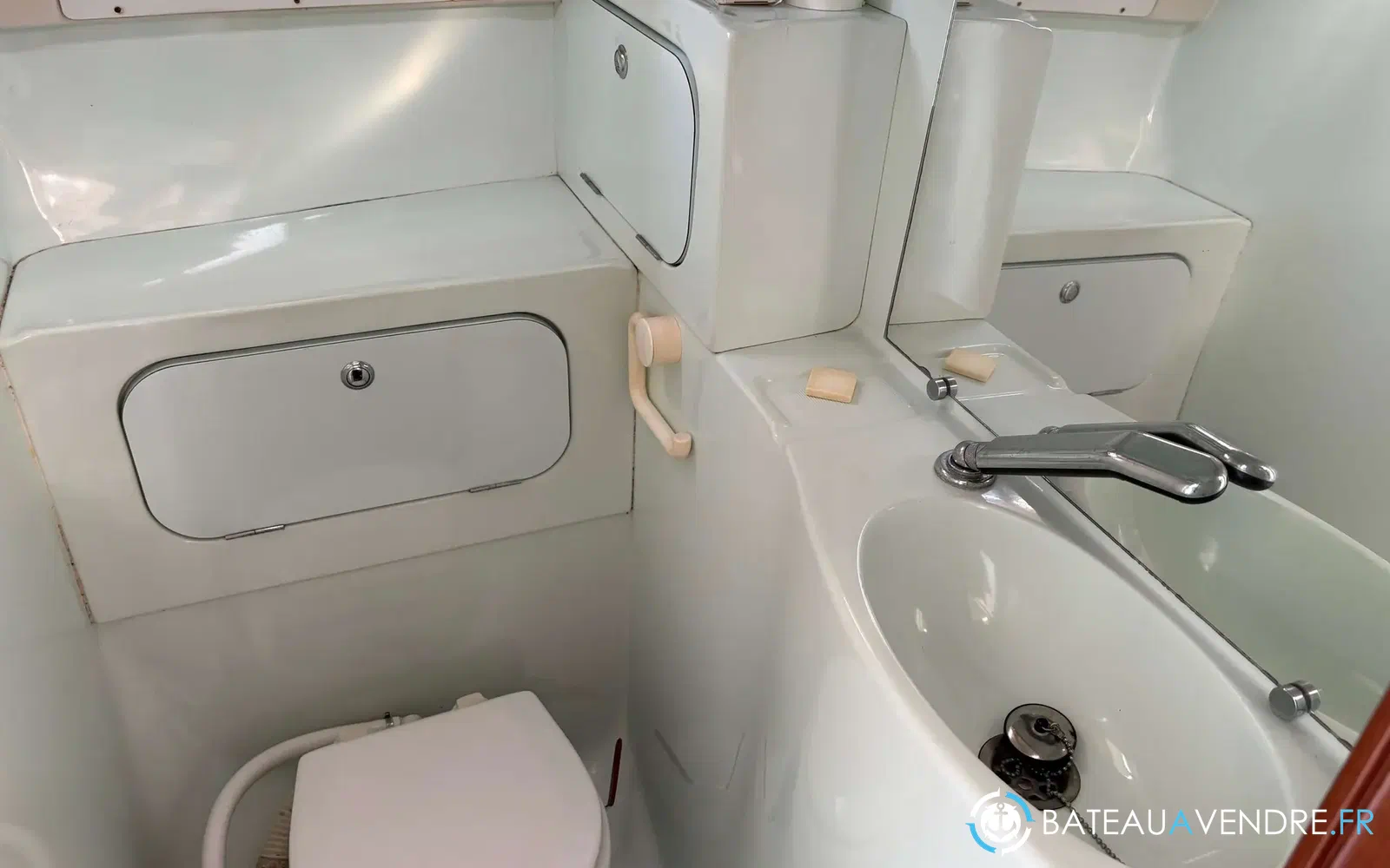 slider 13 Beneteau Antares 805
