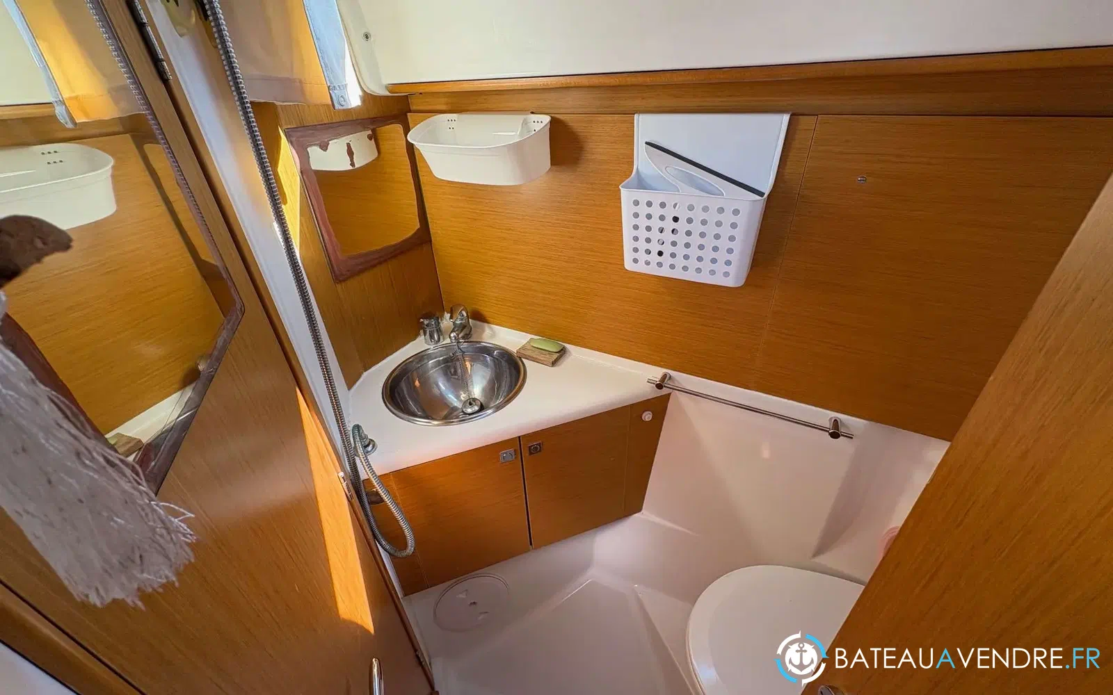 slider 23 Jeanneau Sun Odyssey 44 i