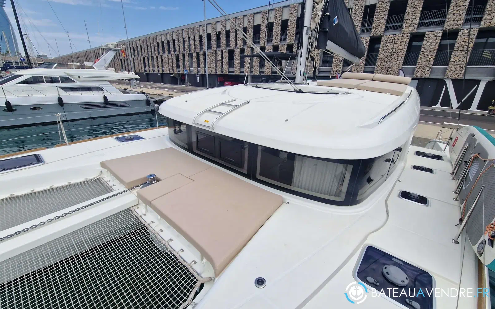 slider 0 Lagoon 40