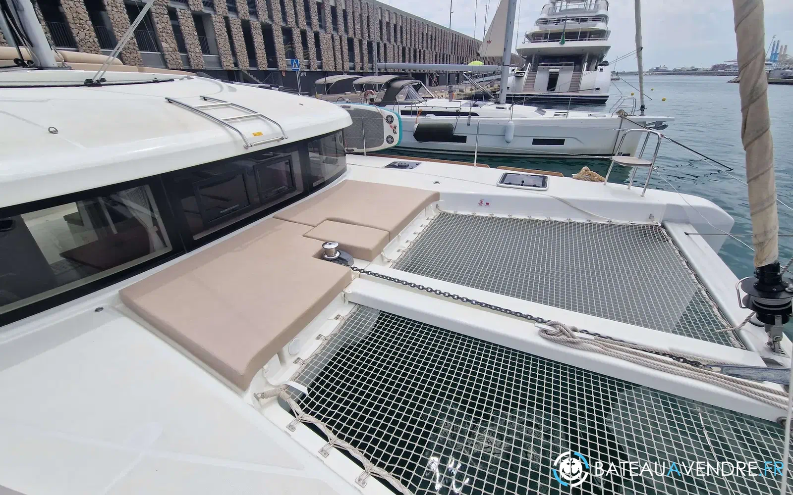 slider 21 Lagoon 40