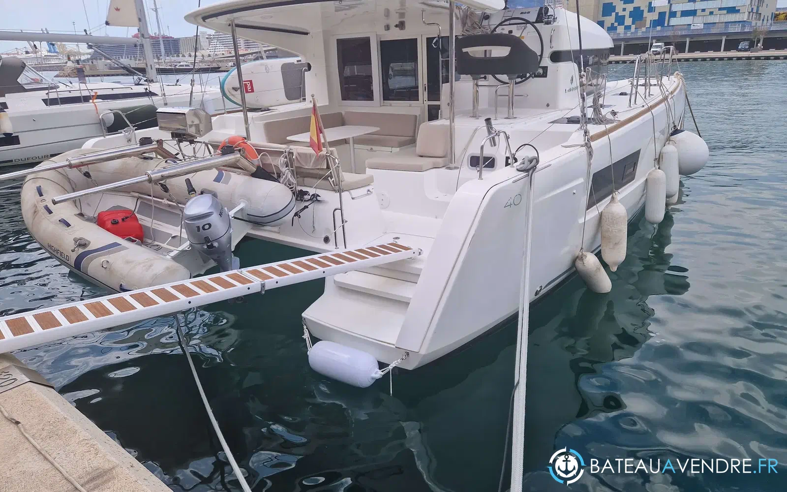 slider 2 Lagoon 40