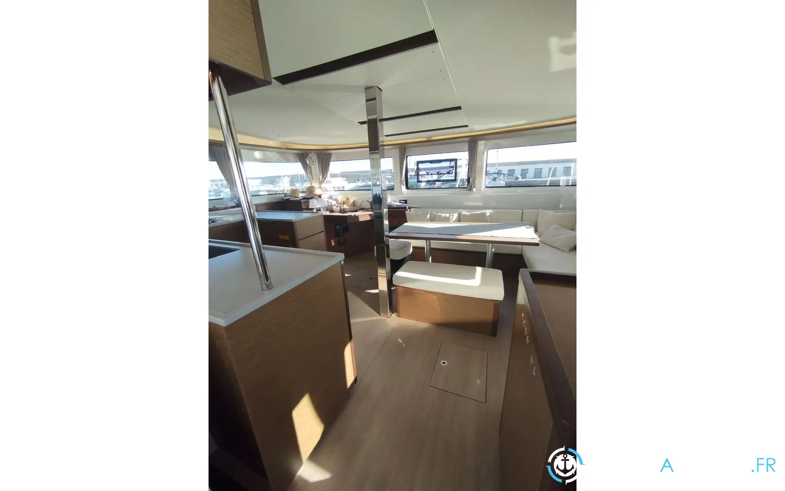 slider 11 Lagoon 46
