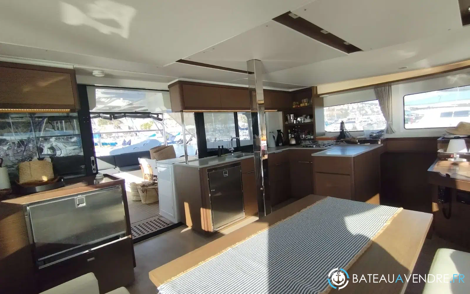 slider 6 Lagoon 46