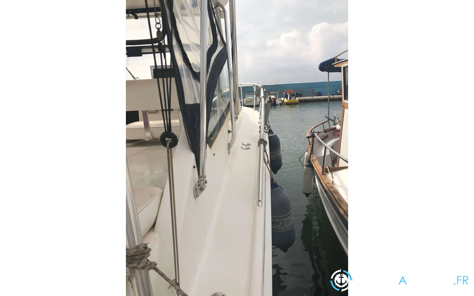 slider 13 Luhrs 30 Open