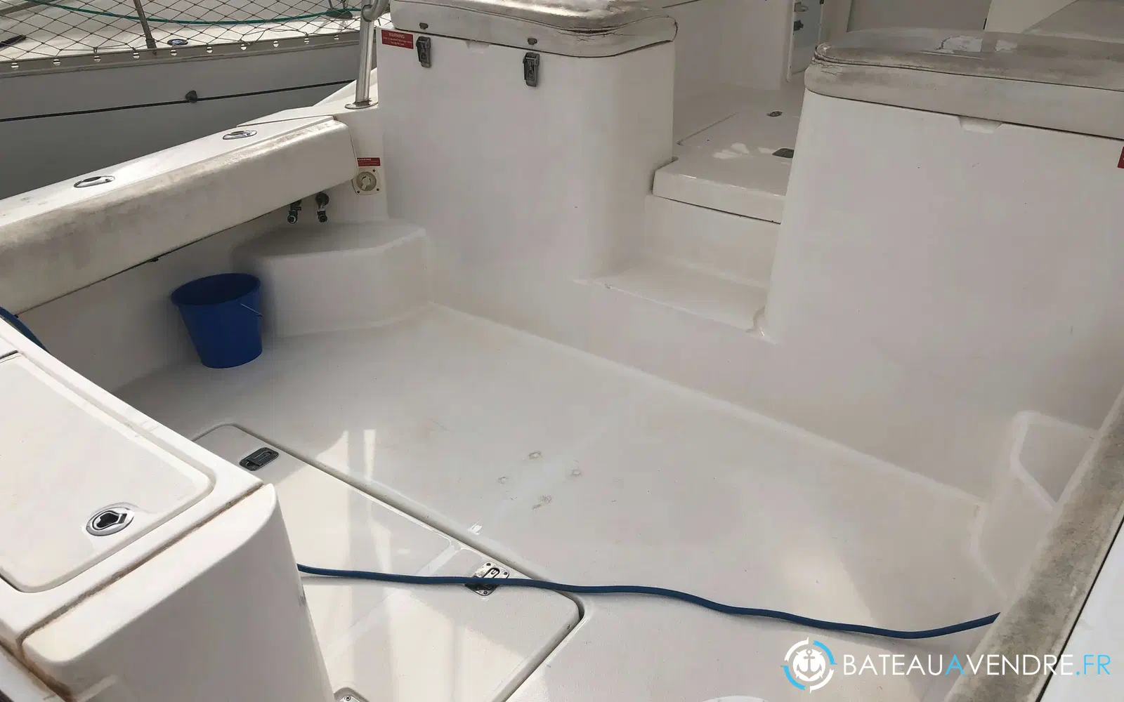 slider 17 Luhrs 30 Open