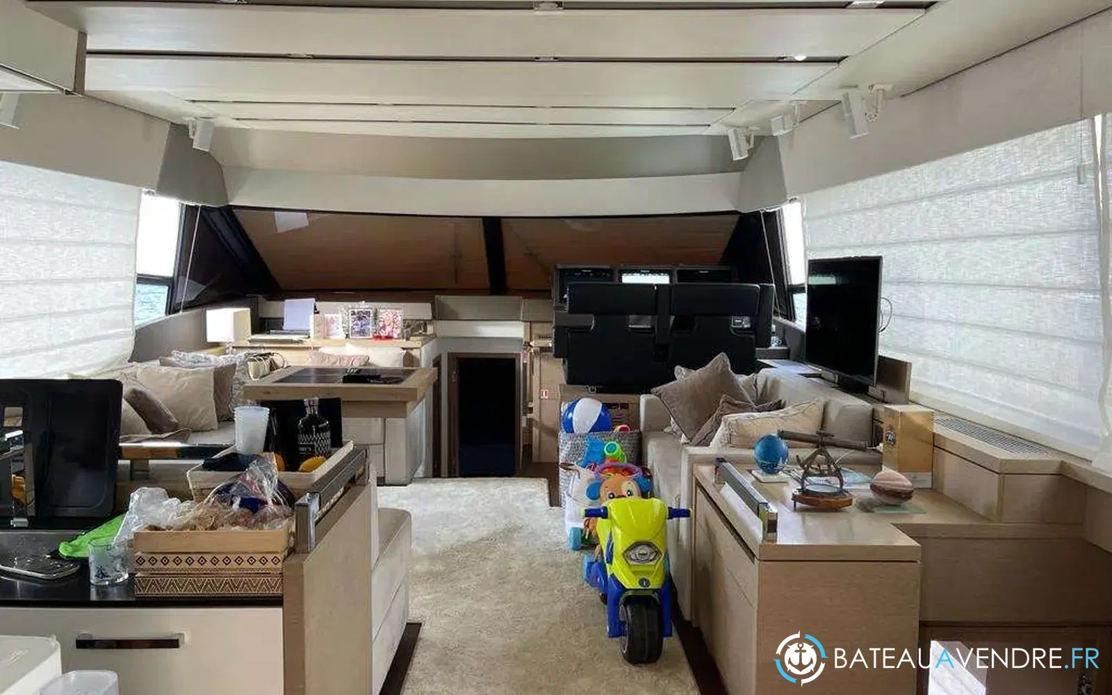 slider 11 Jeanneau Prestige 630