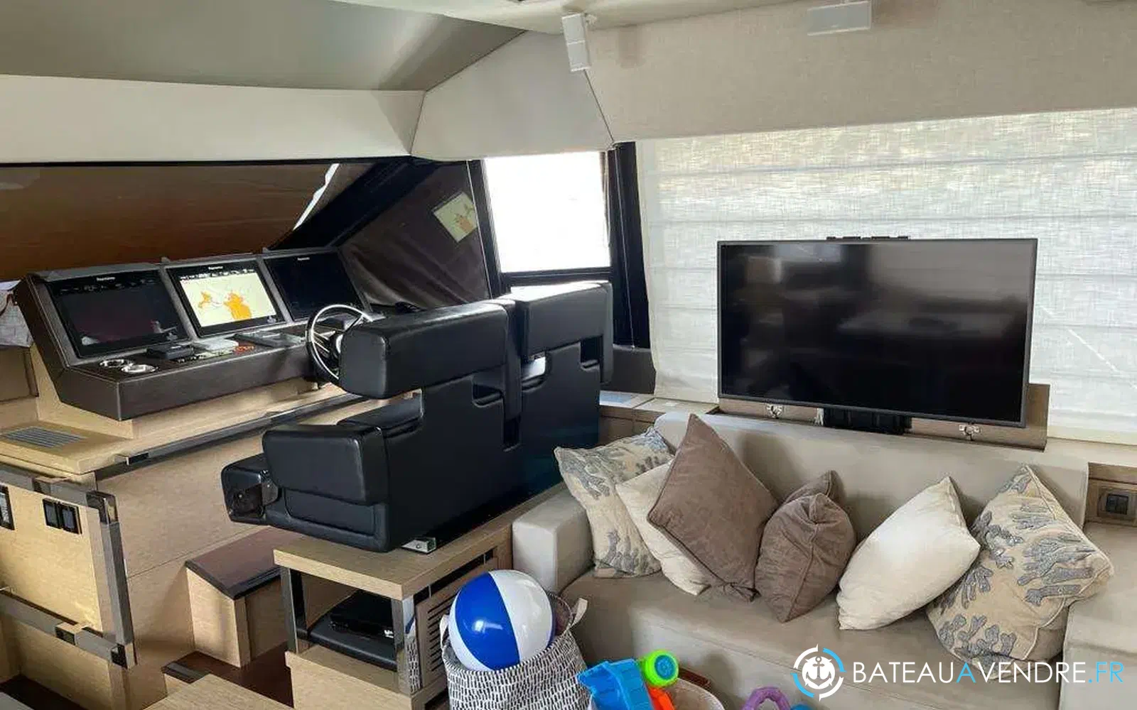 slider 15 Jeanneau Prestige 630