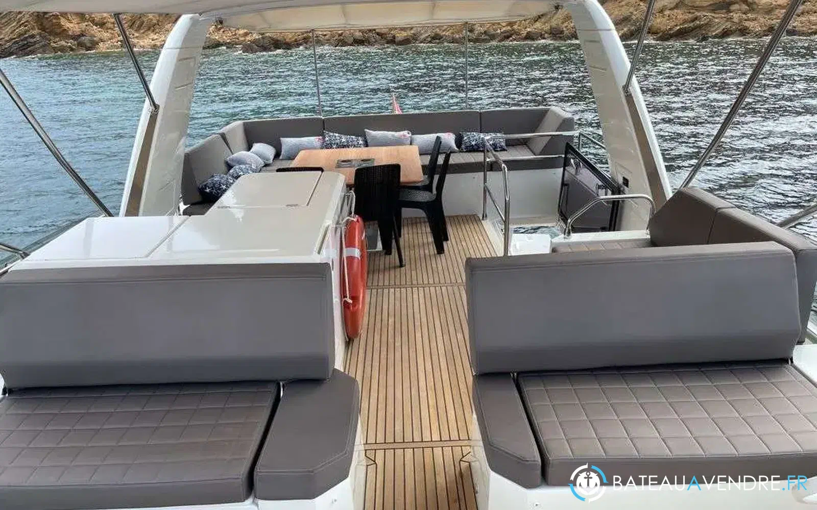 slider 18 Jeanneau Prestige 630