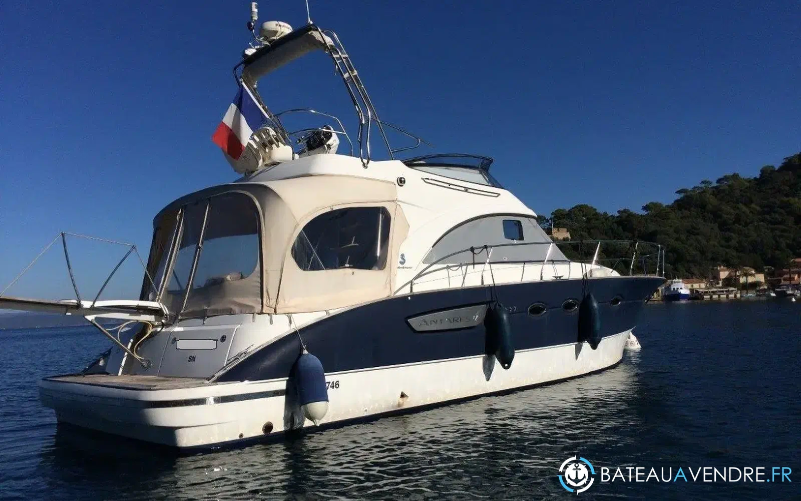 slider 1 Beneteau Antares 12 Fly