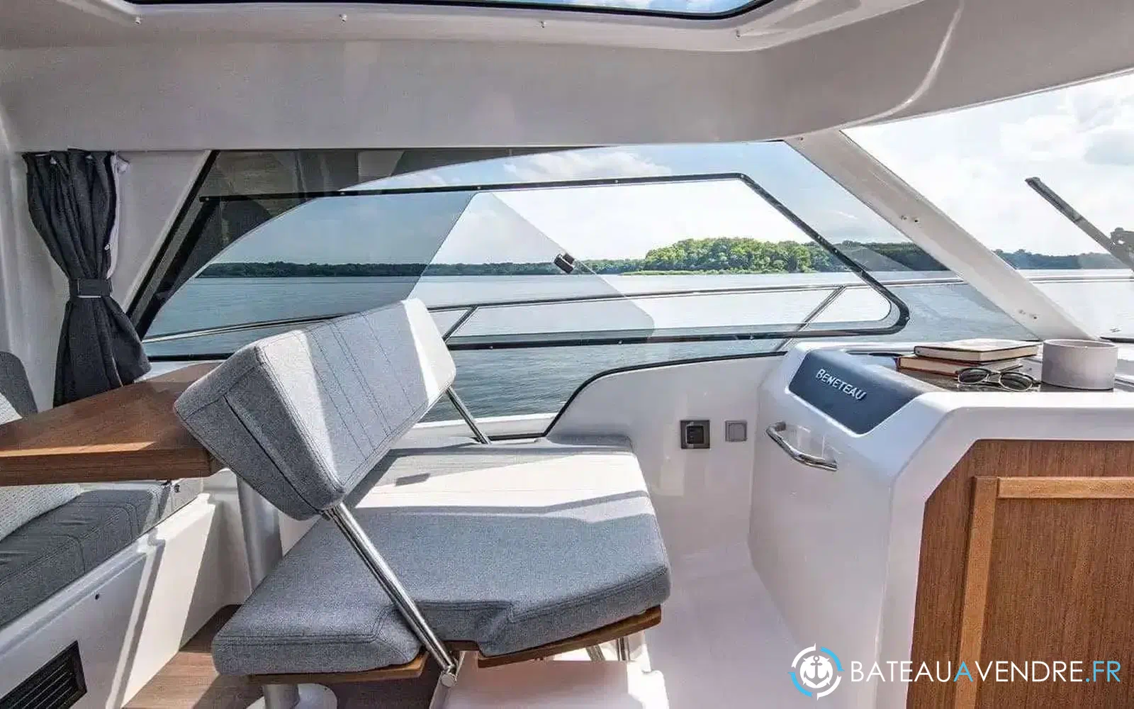 slider 1 Beneteau Antares Serie 9