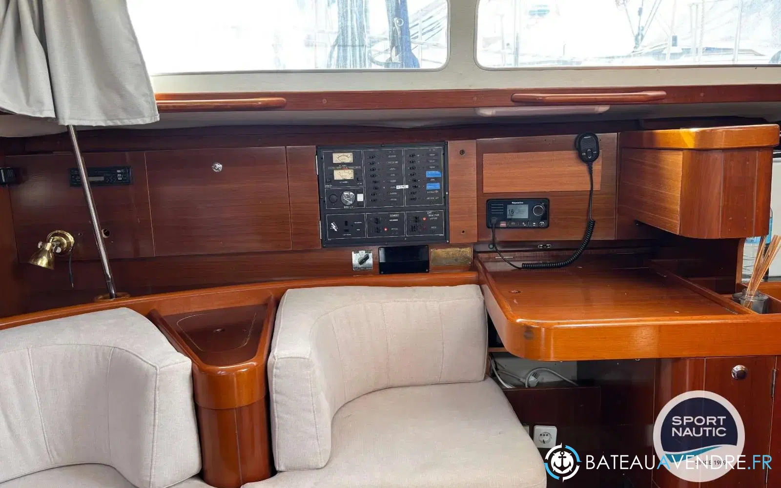 slider 10 Beneteau Oceanis 44 CC
