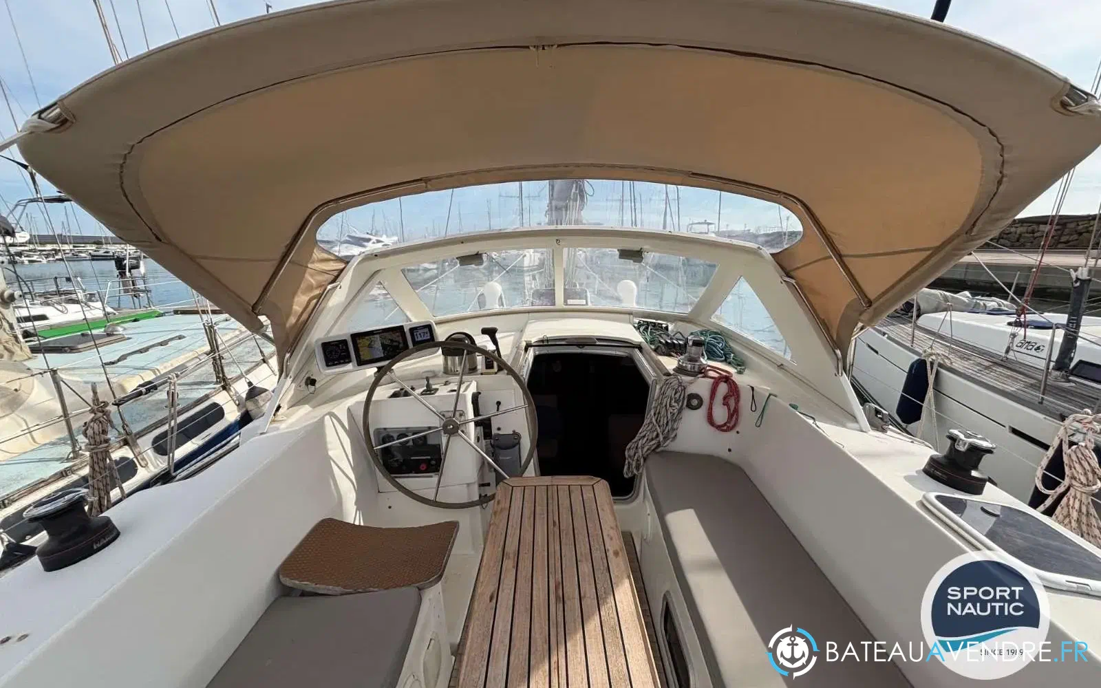 slider 15 Beneteau Oceanis 44 CC