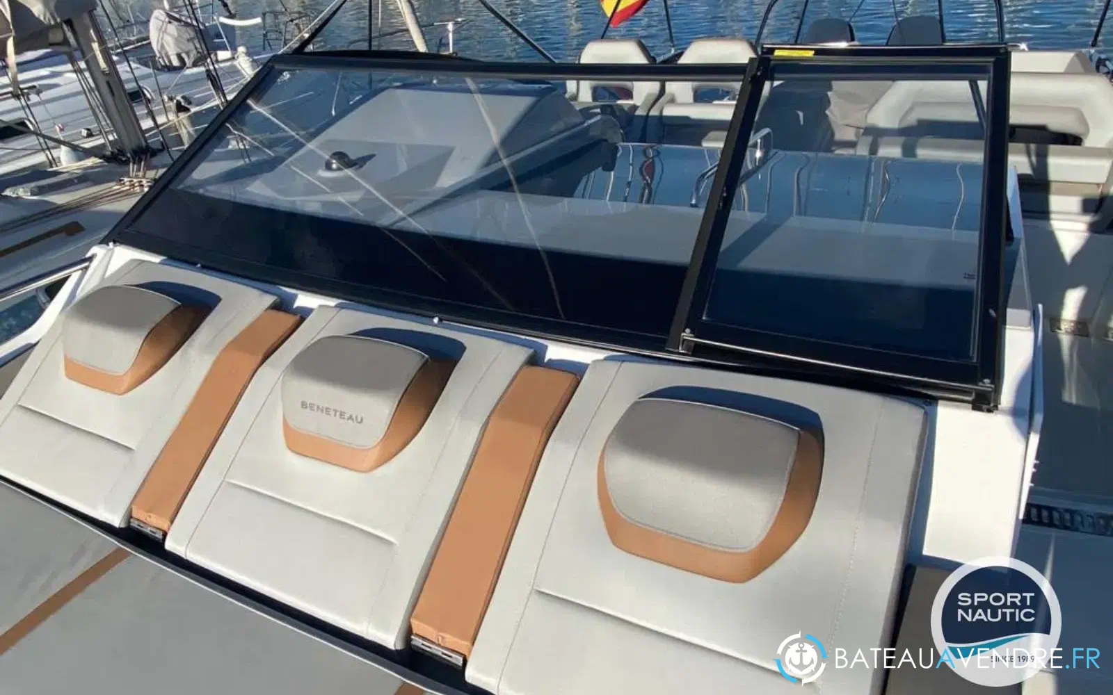 slider 11 Beneteau Flyer 10