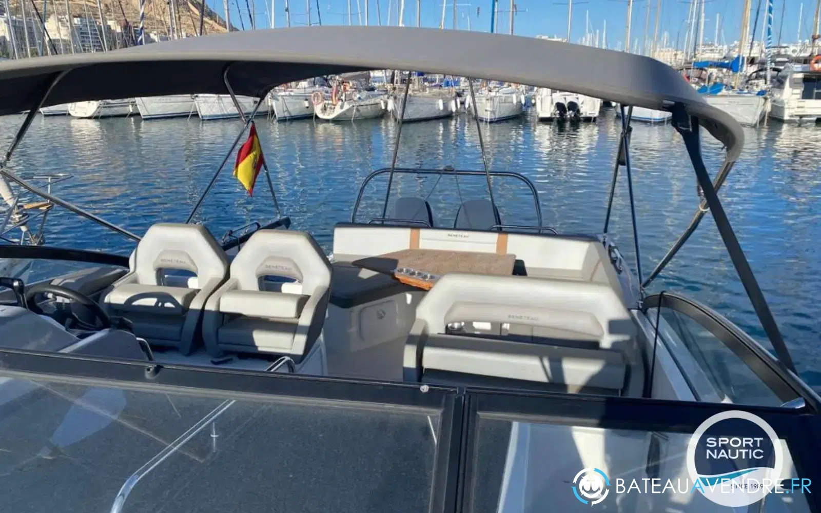 slider 3 Beneteau Flyer 10