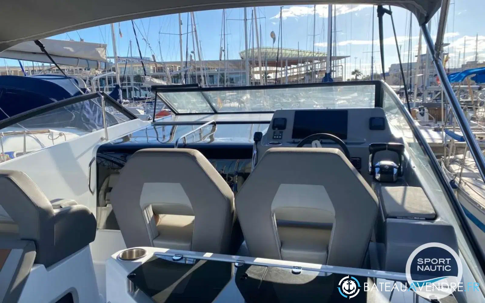 slider 4 Beneteau Flyer 10