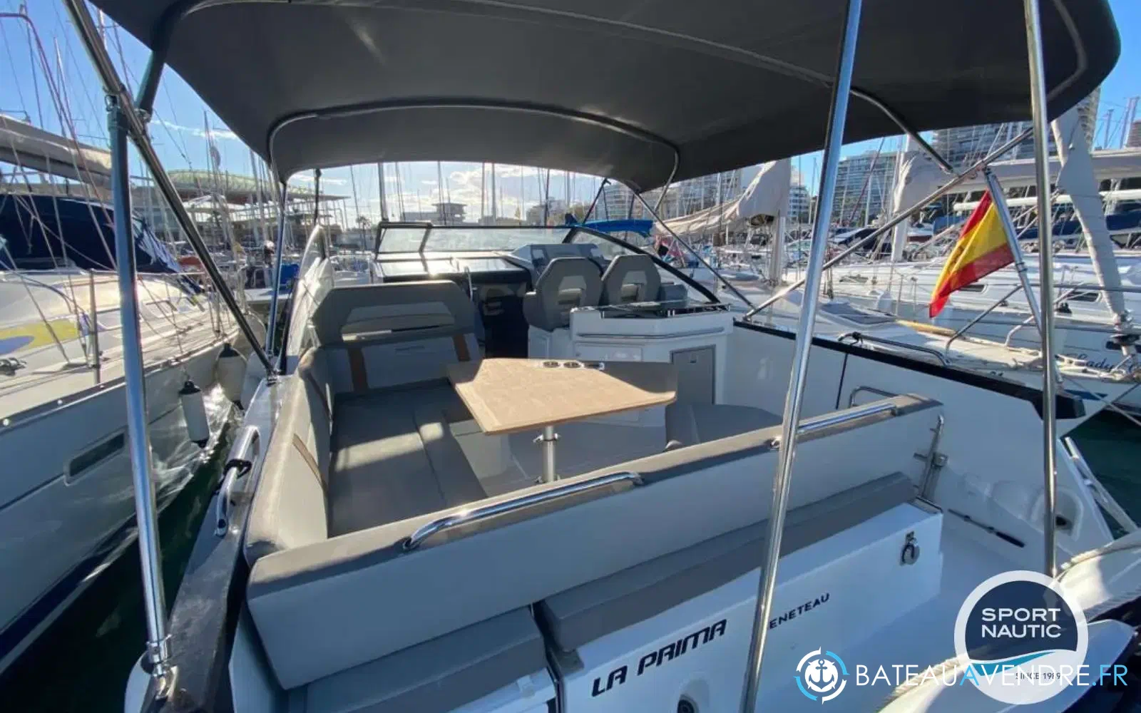 slider 7 Beneteau Flyer 10
