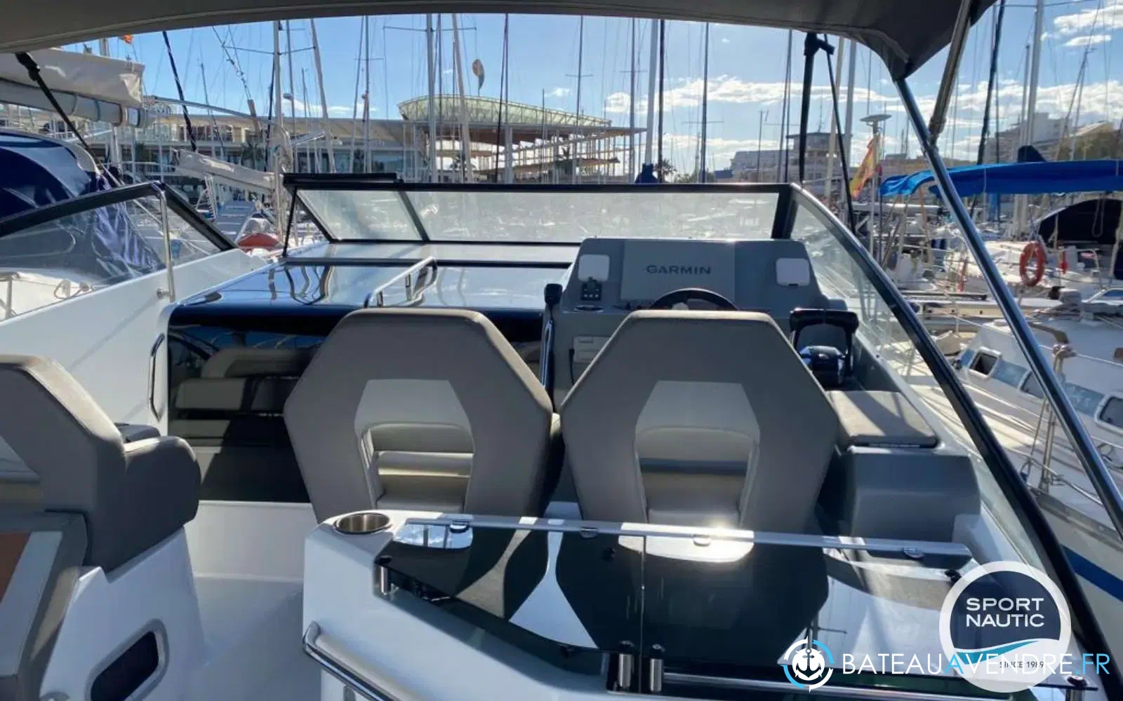 slider 8 Beneteau Flyer 10