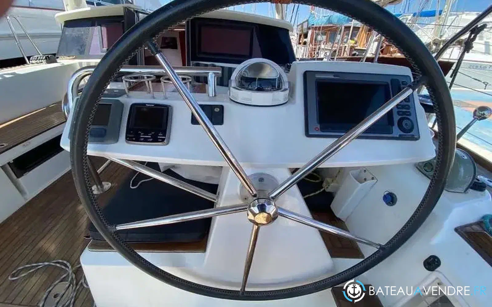 slider 15 Beneteau Sense 43
