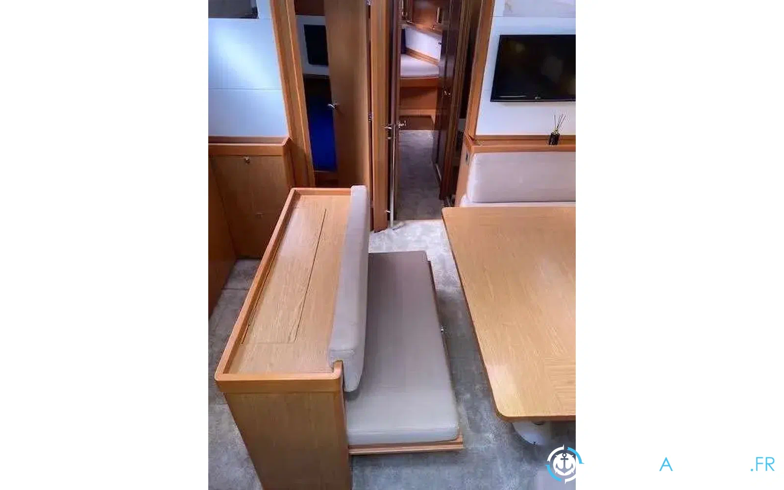 slider 16 Beneteau Sense 43