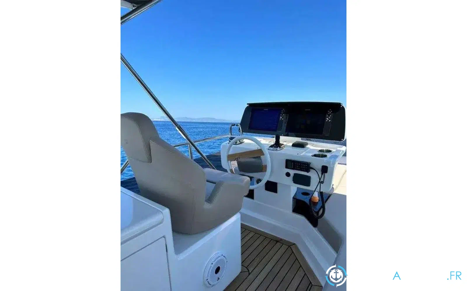 slider 9 Ferretti 500