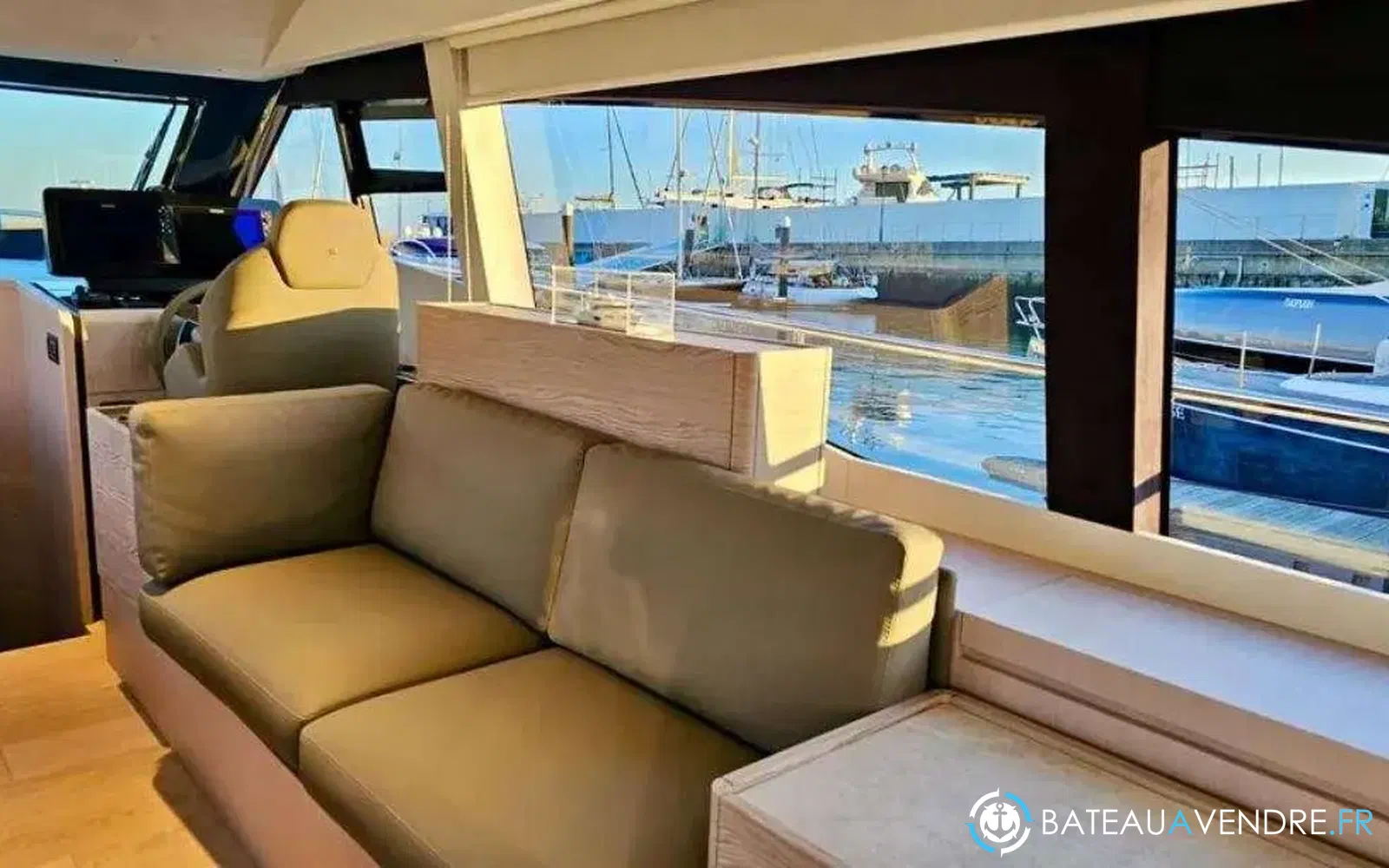 slider 13 Ferretti 500
