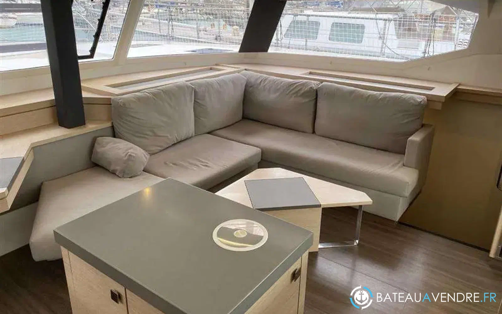 slider 16 Fountaine Pajot Saona 47
