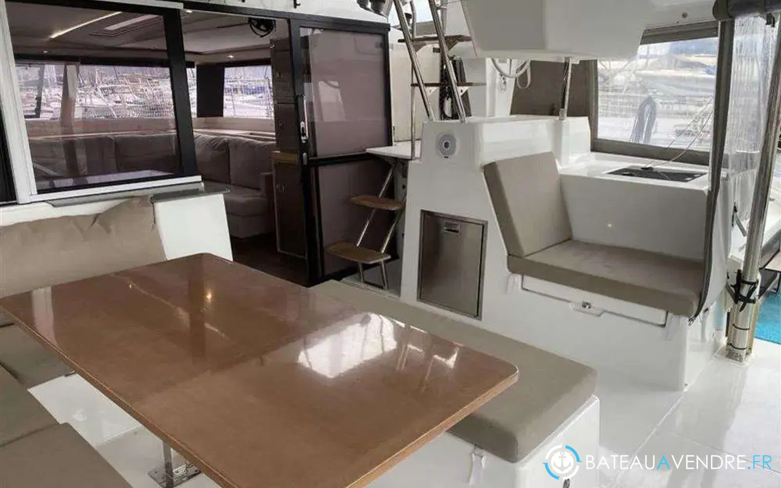 slider 3 Fountaine Pajot Saona 47
