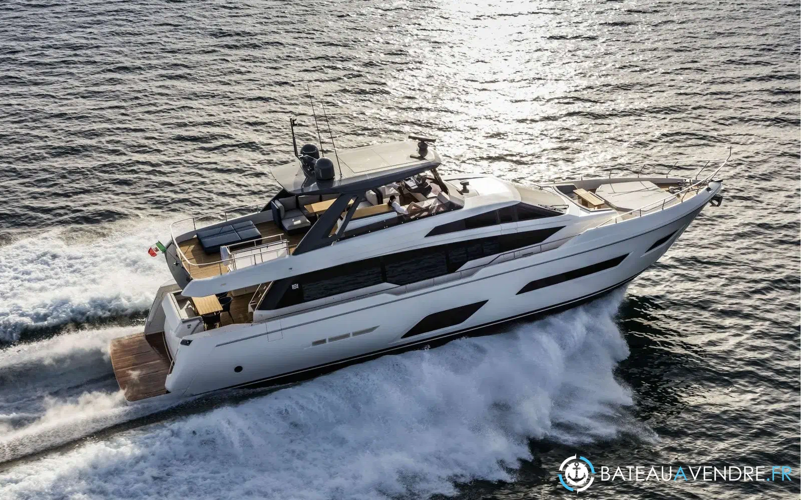 slider 9 Ferretti 780
