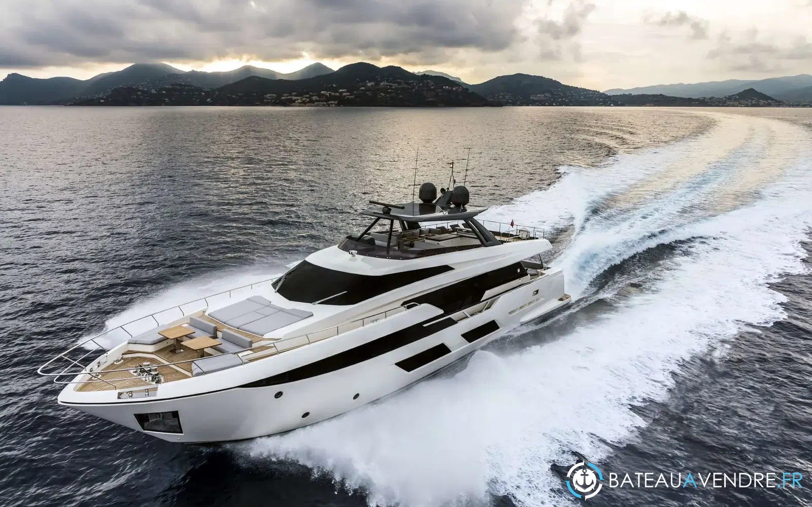 slider 16 Ferretti 920