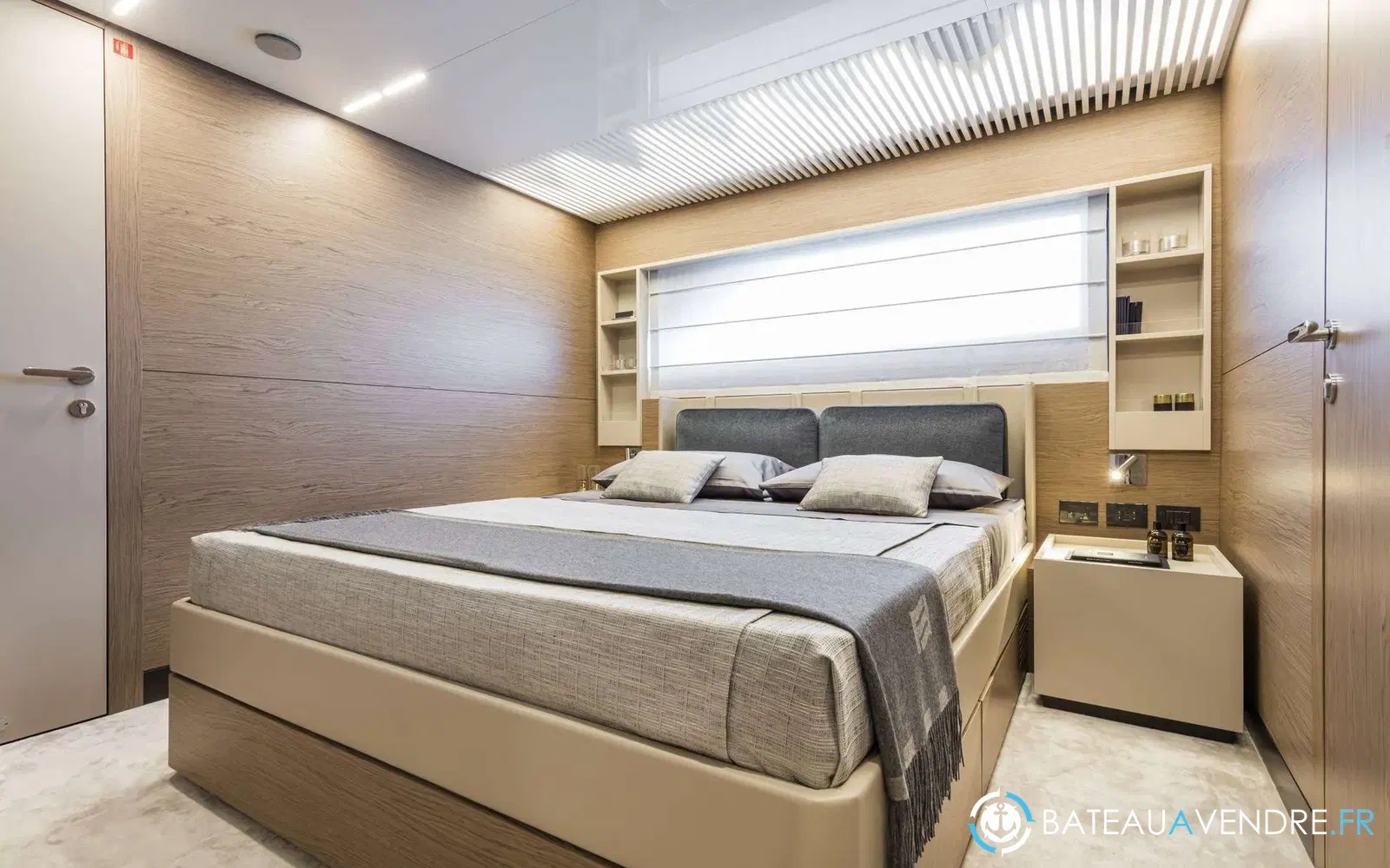 slider 12 Ferretti 920