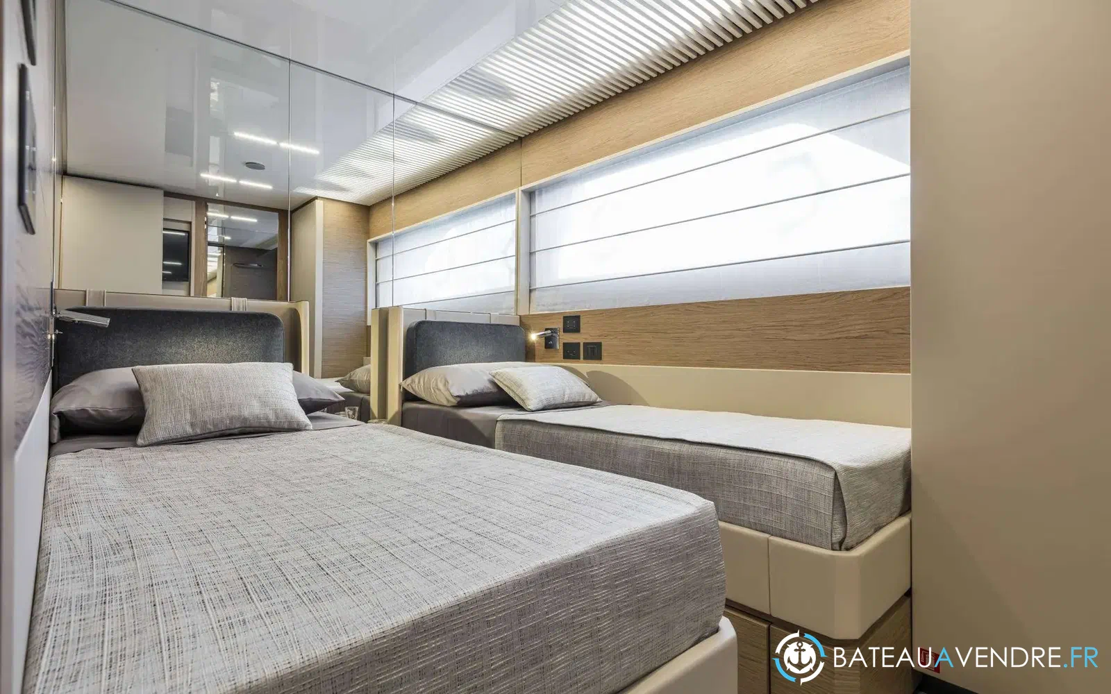 slider 14 Ferretti 920