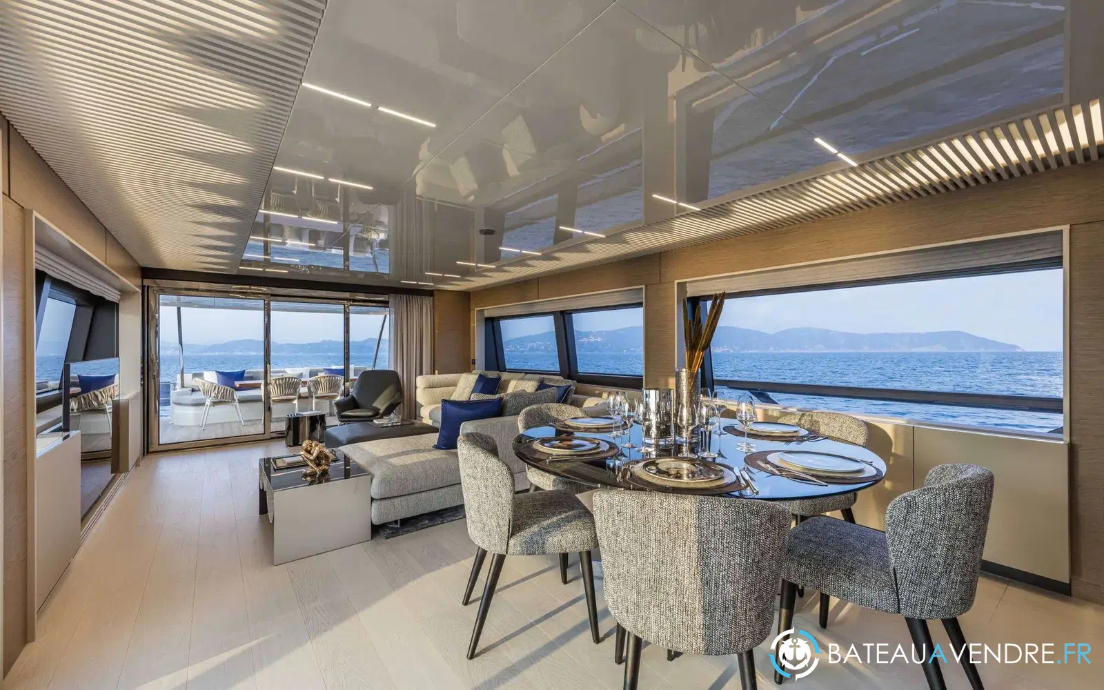slider 23 Ferretti 920