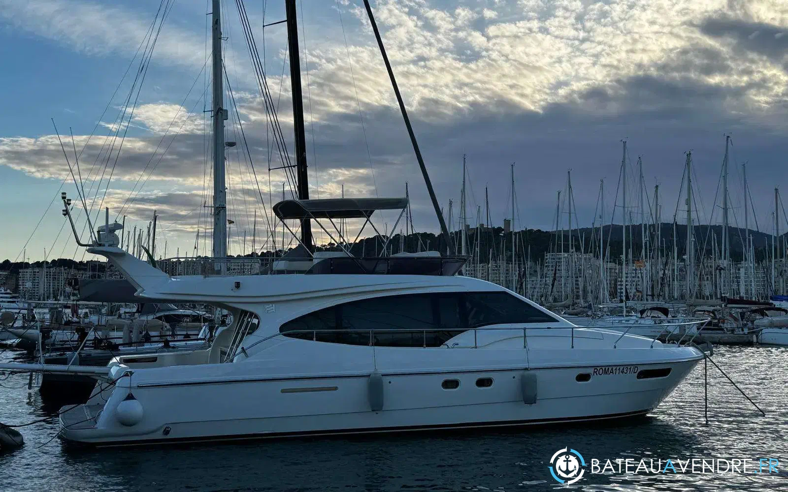 slider 9 Ferretti 470