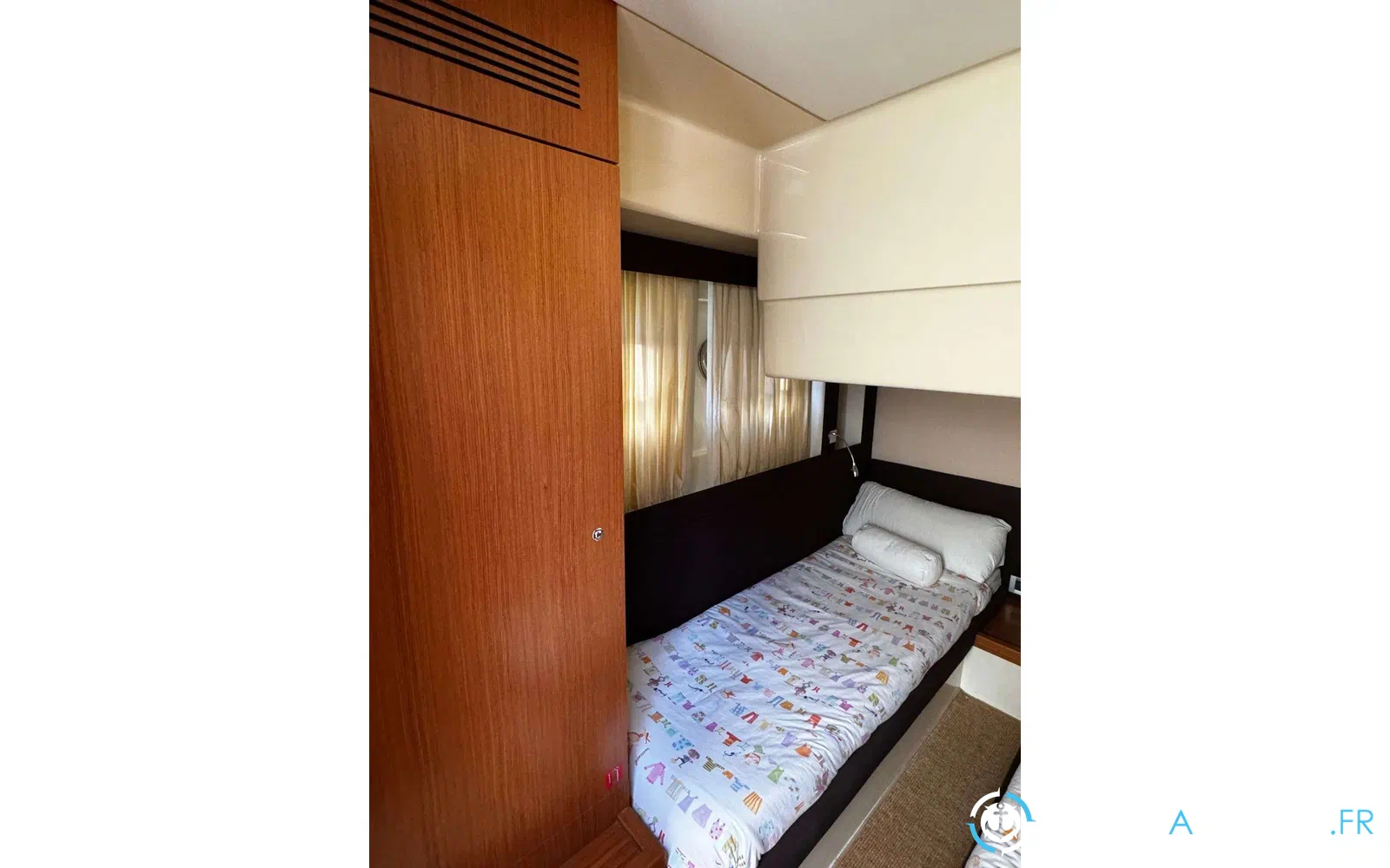 slider 24 Ferretti 470