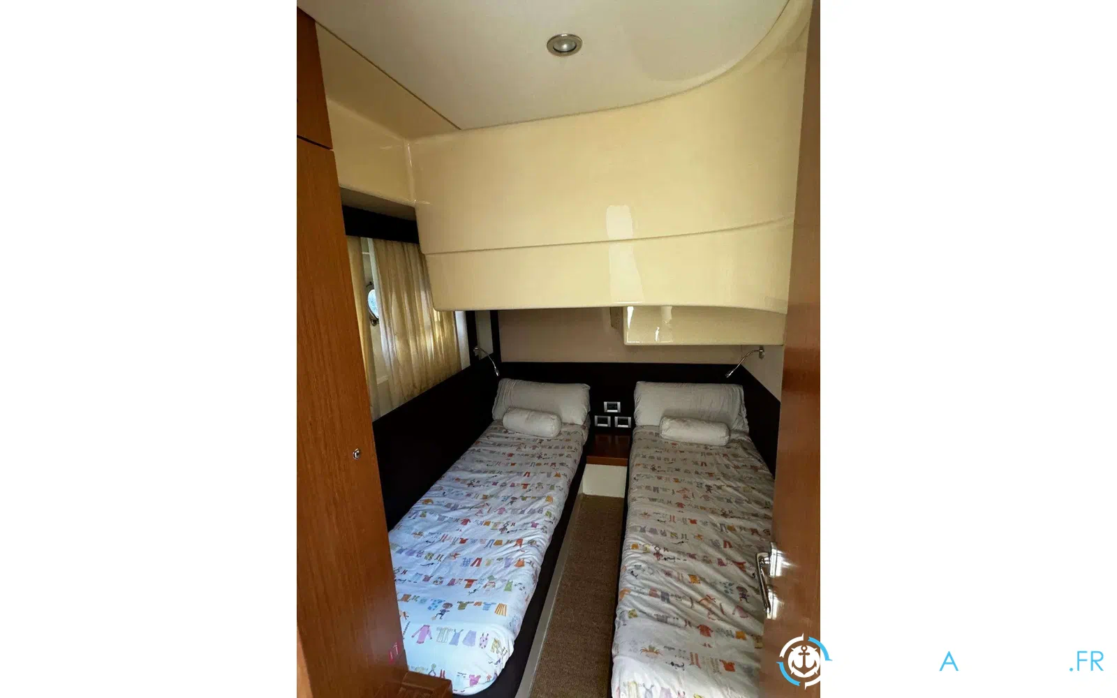 slider 29 Ferretti 470