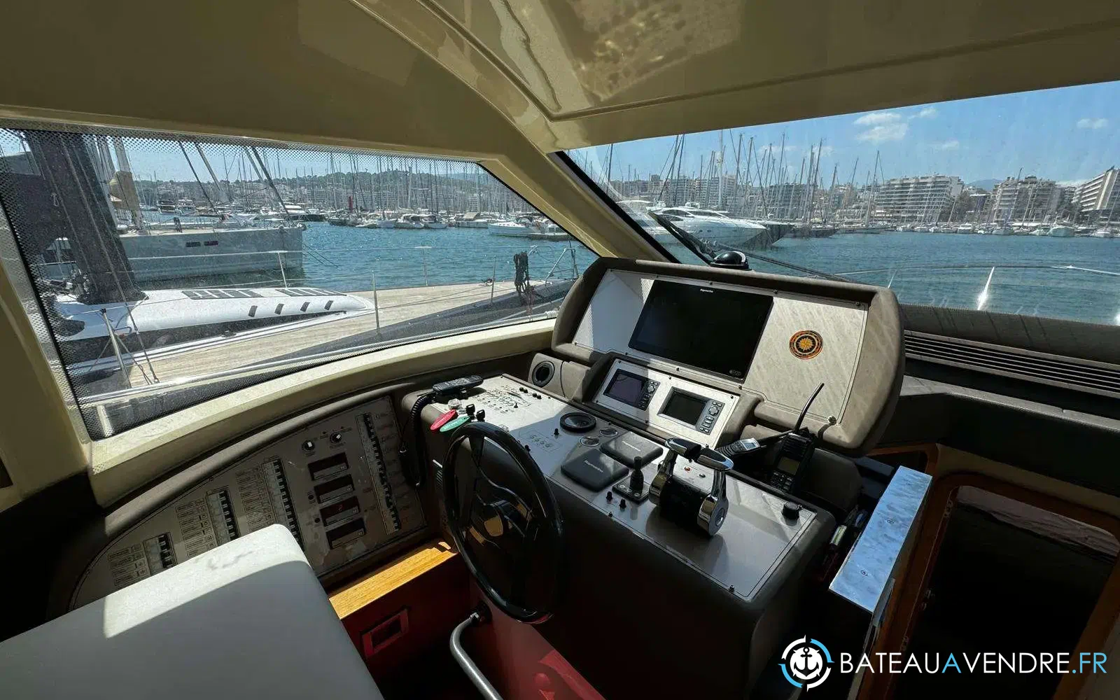 slider 37 Ferretti 470