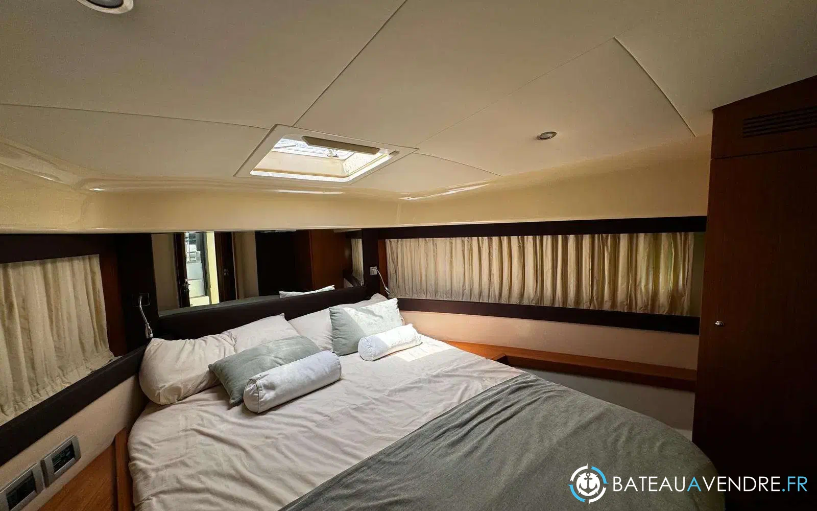 slider 48 Ferretti 470