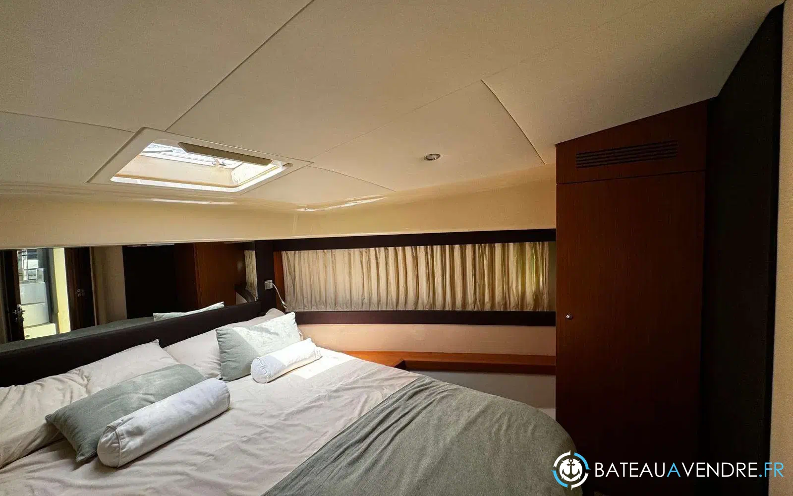 slider 5 Ferretti 470