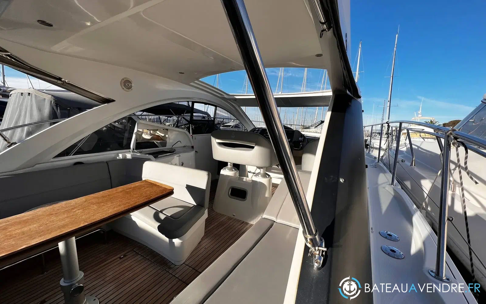 slider 8 Beneteau Gran Turismo 38
