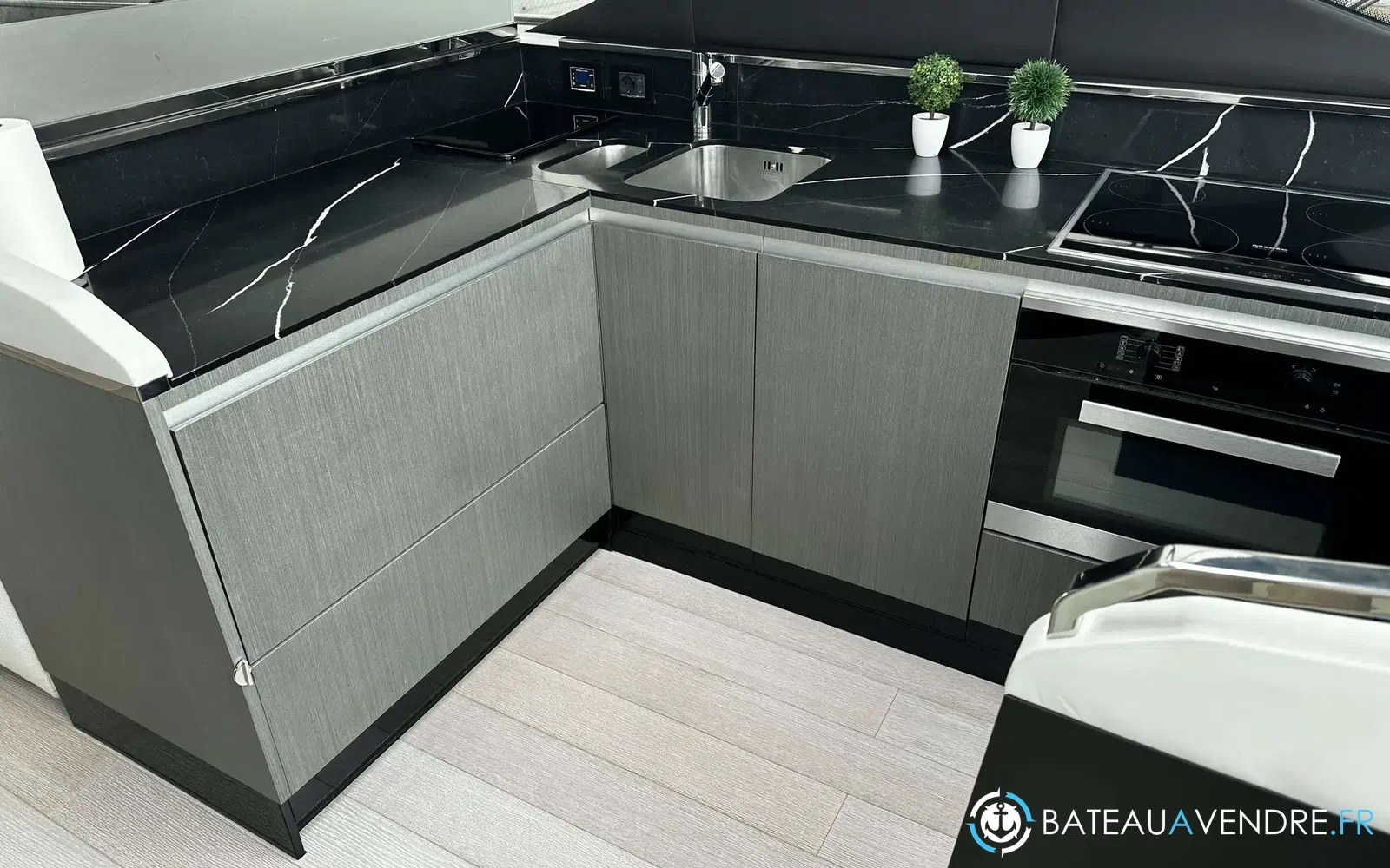 slider 9 Azimut S7