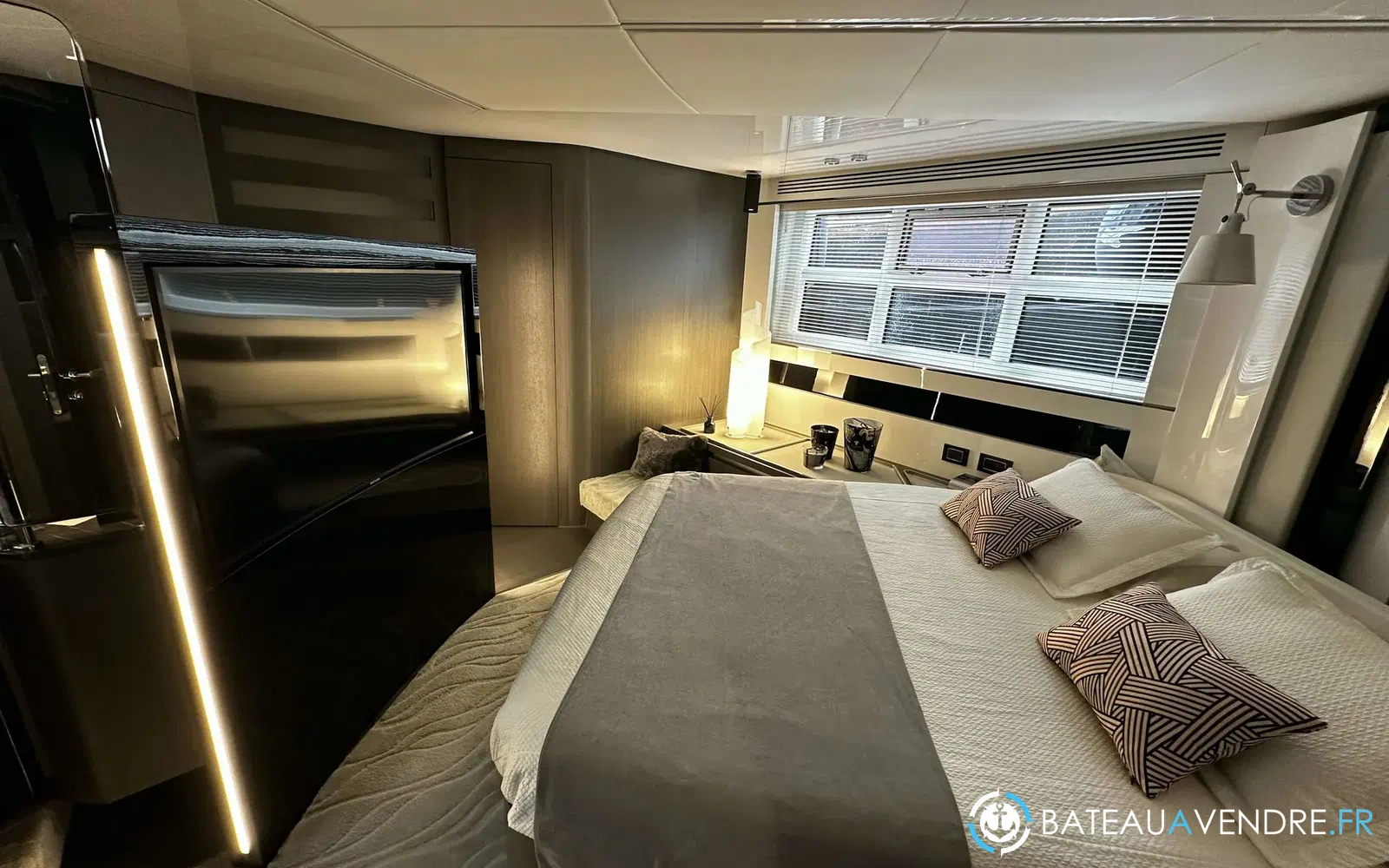 slider 38 Azimut S7