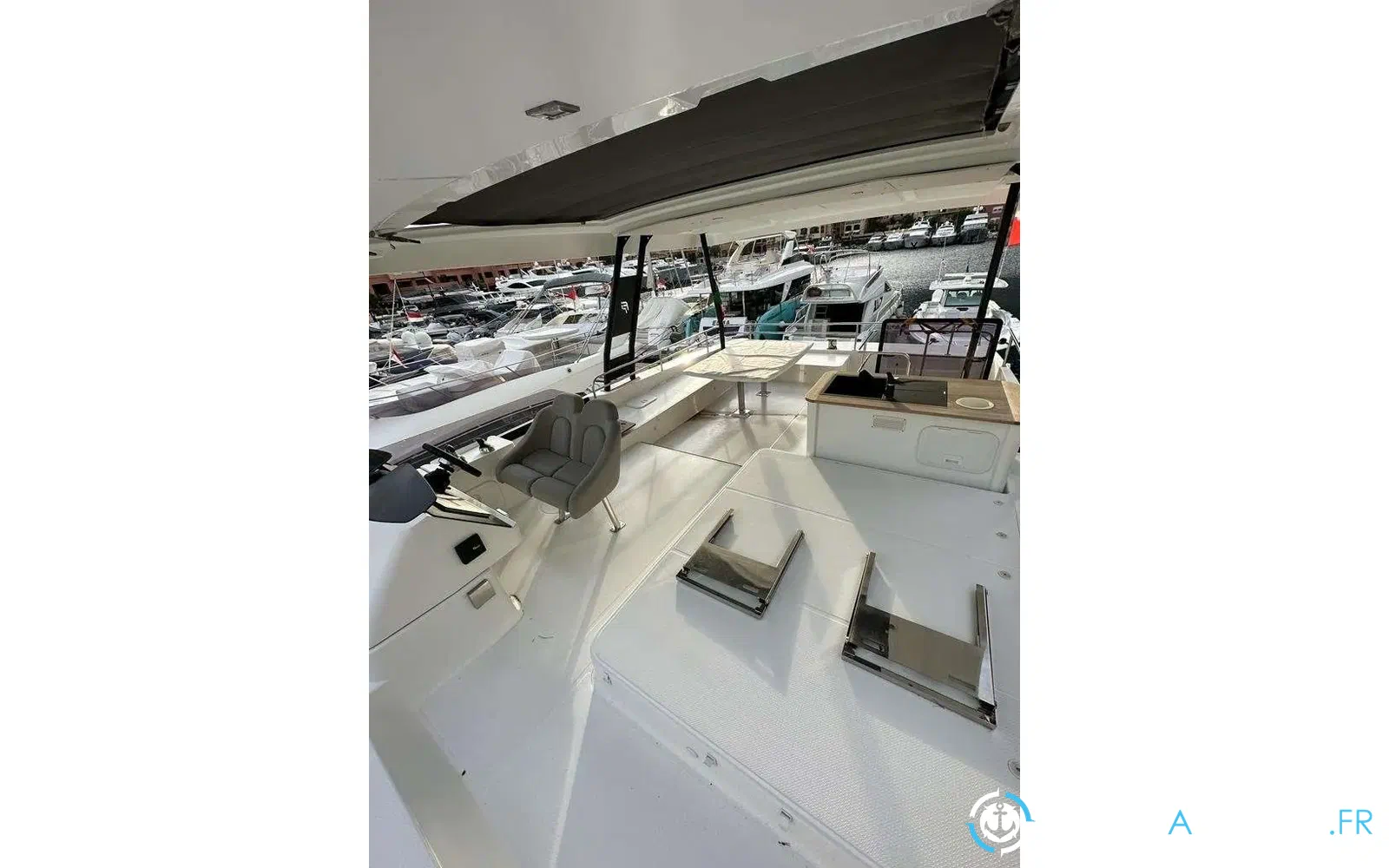 slider 9 Fountaine Pajot My 6