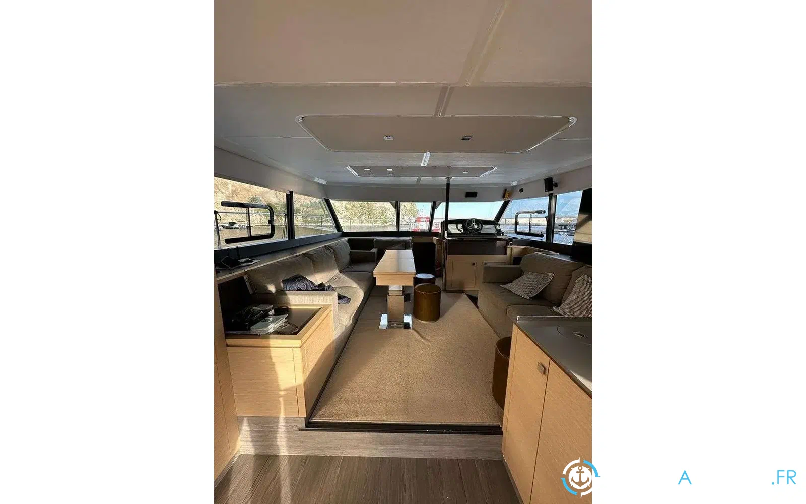 slider 10 Fountaine Pajot My 6